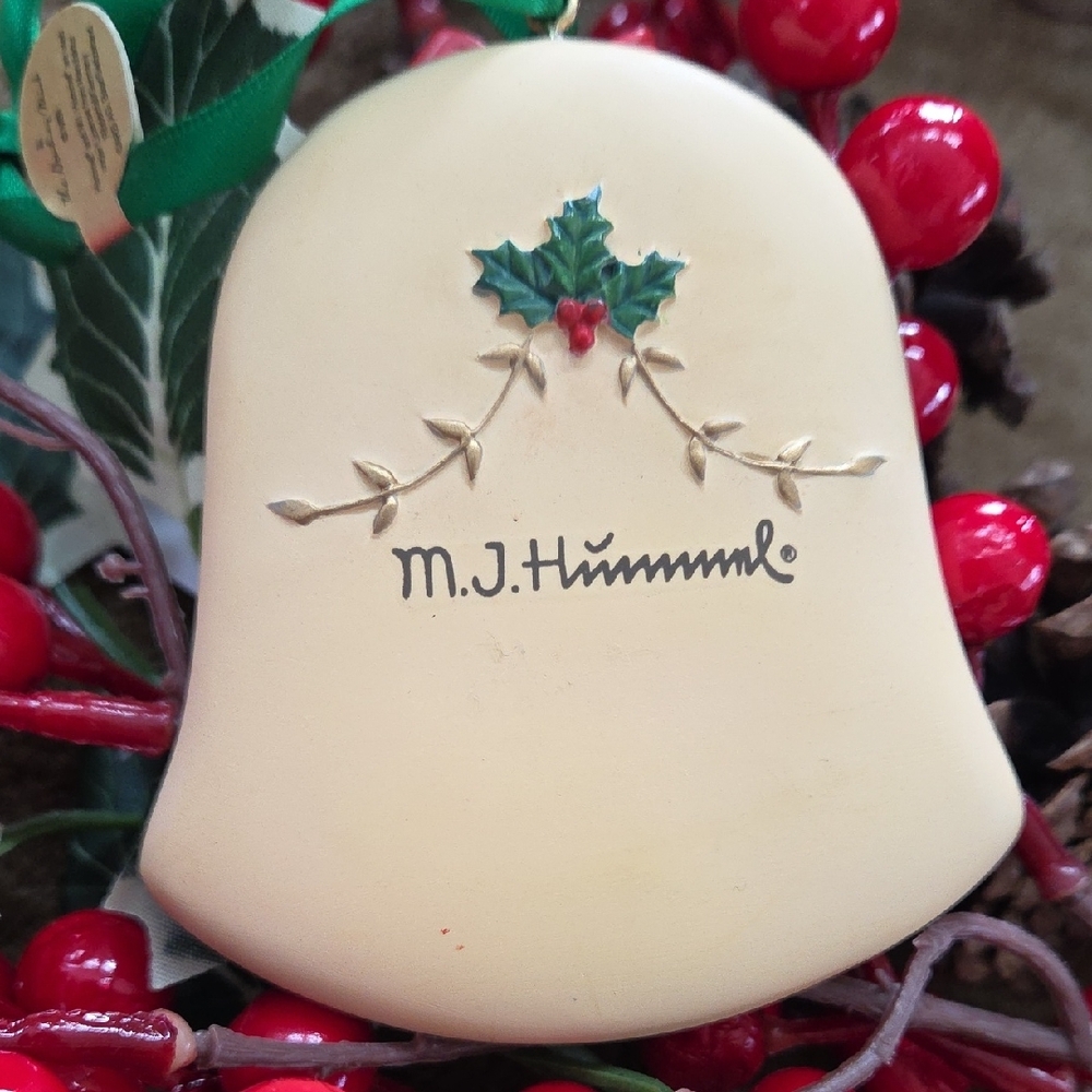 M.J. Hummel Christmas Ornament | "Wonder Of Christmas" Retired - Picture 2 of 6